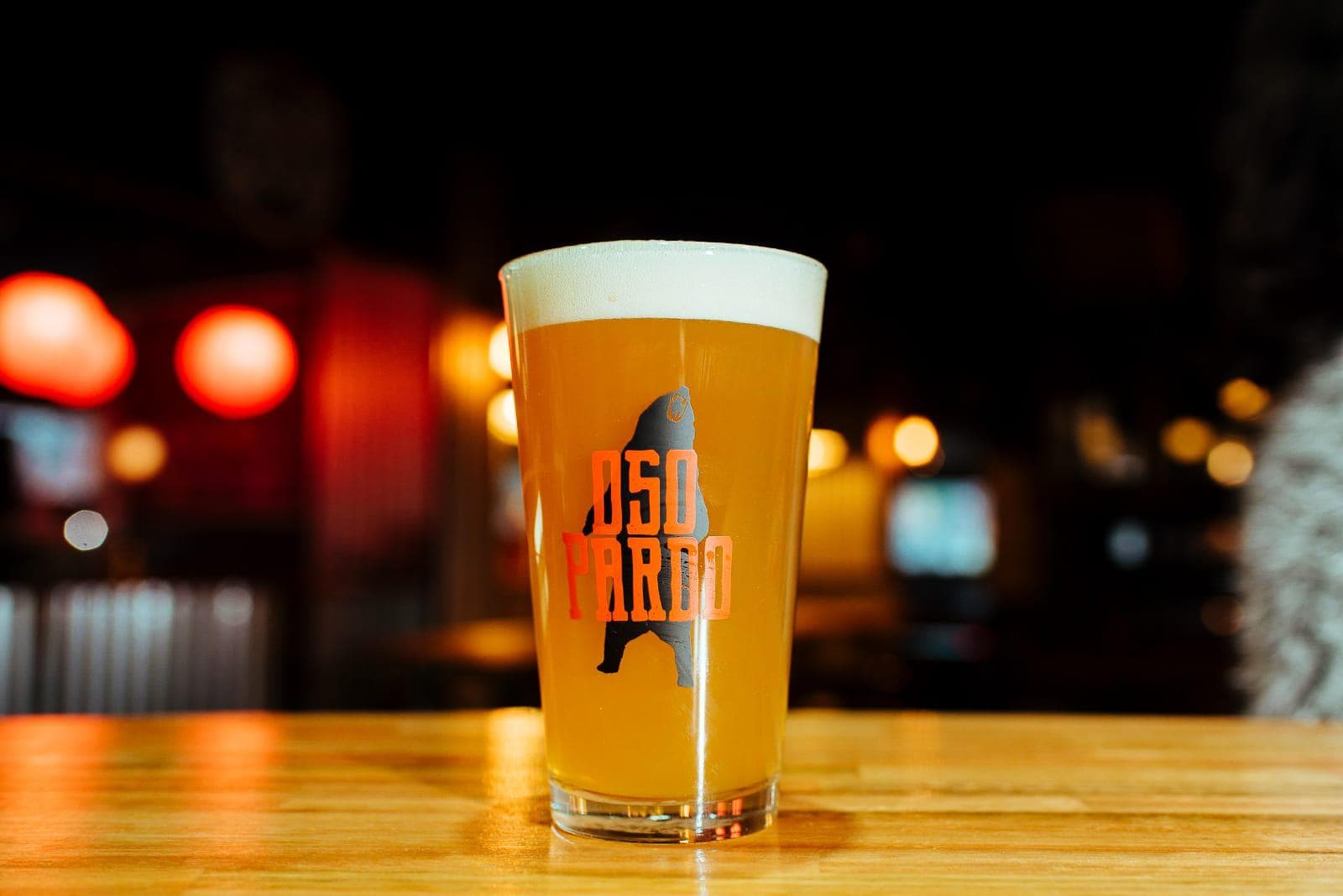 Burger y cerveza en Oso Pardo